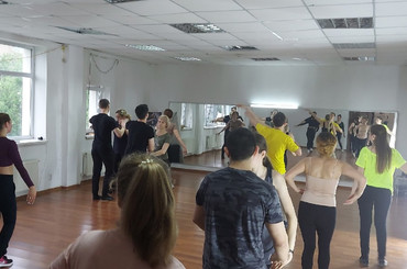 Бачата и Сальса | Бесплатное занятие (2 часа) + скидка 20% на абонемент от Bachata Dance Studio