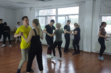 Бачата и Сальса | Бесплатное занятие (2 часа) + скидка 20% на абонемент от Bachata Dance Studio