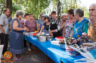 Участие в волонтерской группе «Пища жизни. Донецк».